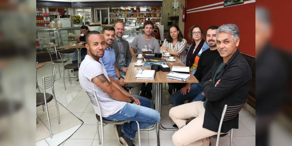 Reunião teve a presença de Diego Cavalli, Eloir Rodrigues, Niltonci Batista Chaves, Alvicio Vicente Rocha, Clóris Blanski Grden, Patricia Camera Varella, Lucas Matos e Mário Martins