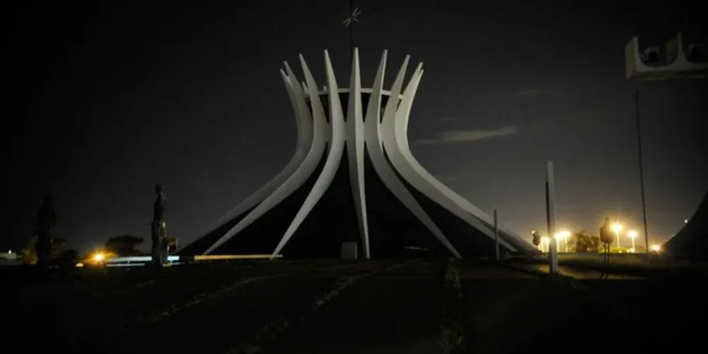 Catedral de Brasília é um dos monumentos brasileiros que ficam às escuras na Hora do Planeta