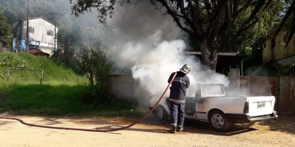 Autoridades ainda investigam as causas do incêndio