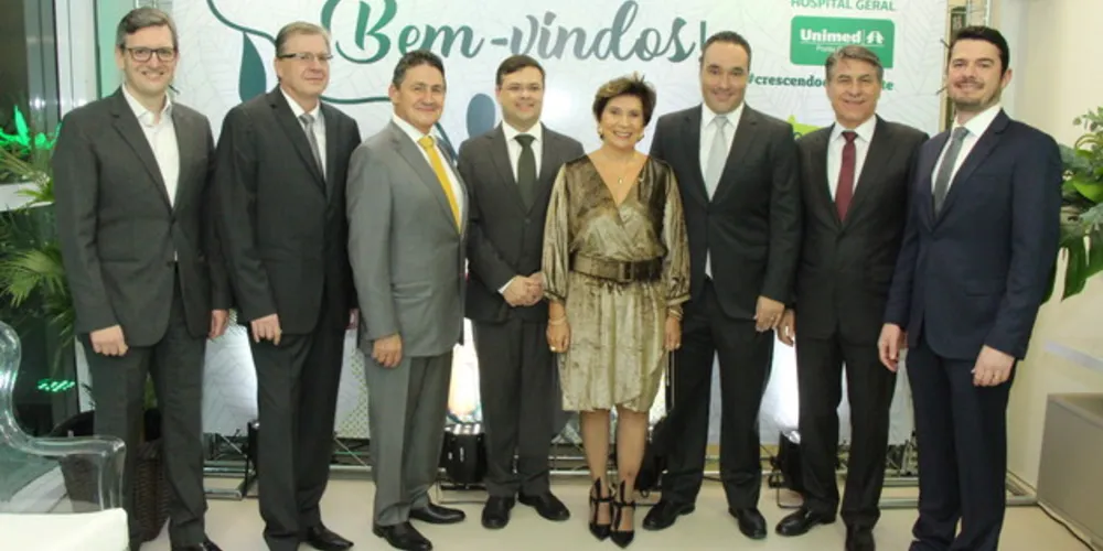 Dr. Alexandre Gustavo Bley (diretor de Mercado e Comunicação Unimed Paraná), Dr. Antonio Alcides Klug Jr (diretor Administrativo Unimed Ponta Grossa), Dr. Francisco Carlos de Moraes (direto de Mercado e Desenvolvimento Unimed Ponta Grossa), Dr. Rafael Francisco dos Santos (diretor-presidente Unimed Ponta Grossa), Elizabeth Schmidt (vice-prefeita de Ponta Grossa), Dr. Eduardo Bacila de Sousa (diretor Financeiro Unimed Ponta Grossa), Dr. Paulo Roberto Fernandes Faria (diretor-presidente Unimed Paraná), Dr. Pedro Moysés Soares Jacintho (diretor técnico-médico HGU) 