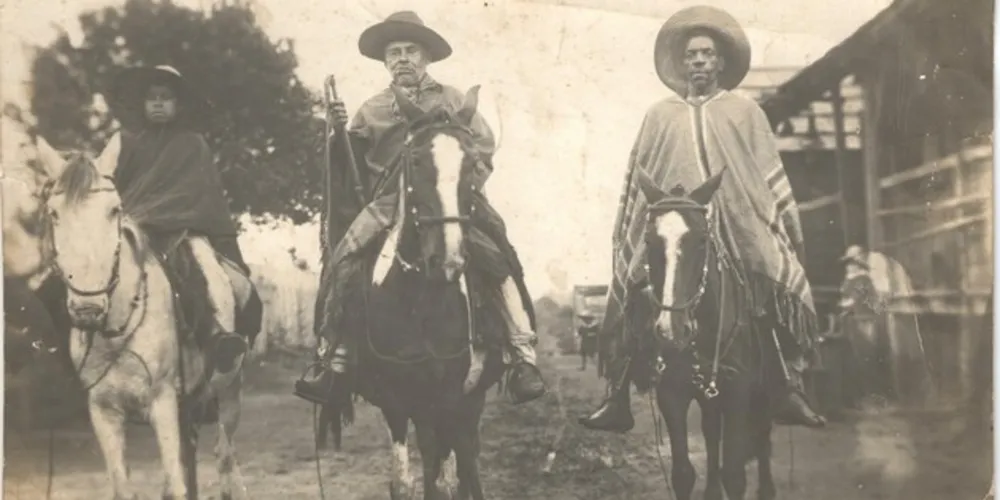 Sabrina Alves dos Santos precisou analisar o acervo fotográfico do museu que é composto por mais de 8 mil registros