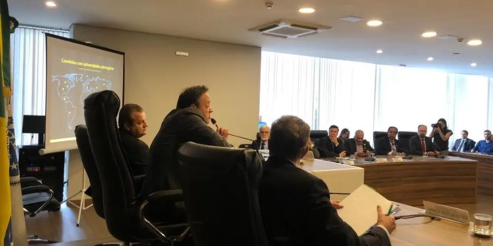 Imagem ilustrativa da imagem Bakri leva demanda de reitores ao governo e deputados