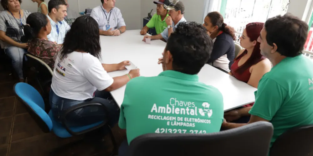 Iniciativa, além de proporcionar o descarte correto ajuda financeiramente as pessoas associadas