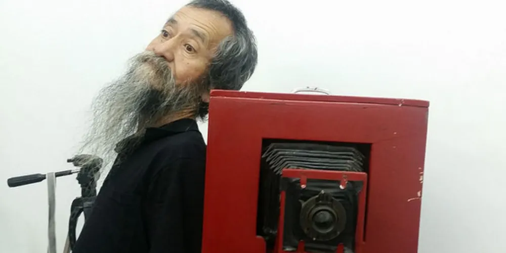 Sérgio Sakakibara é servidor da Fundação Estadual de Cultura de Santa Catarina e atua junto ao Museu da Imagem e do Som de Florianópolis