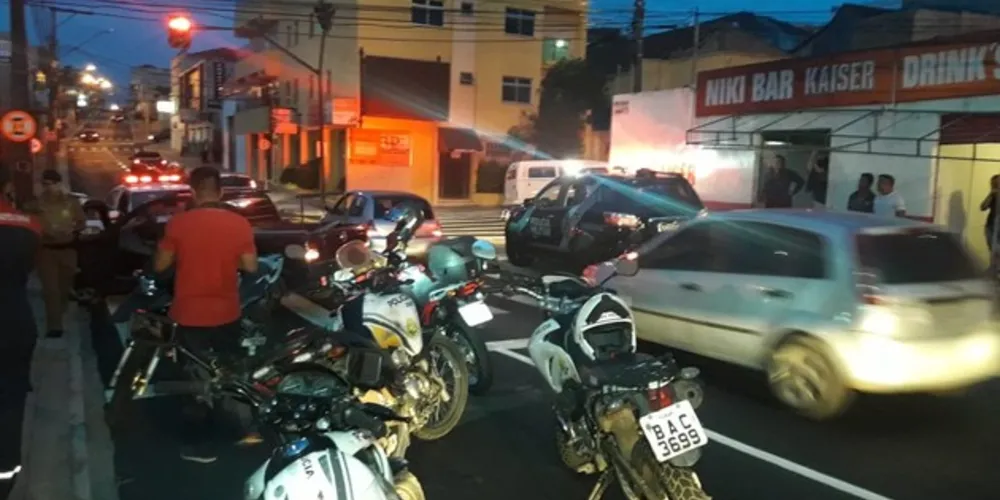 Confusão aconteceu no cruzamento da Rua do Rosário com a General Carneiro