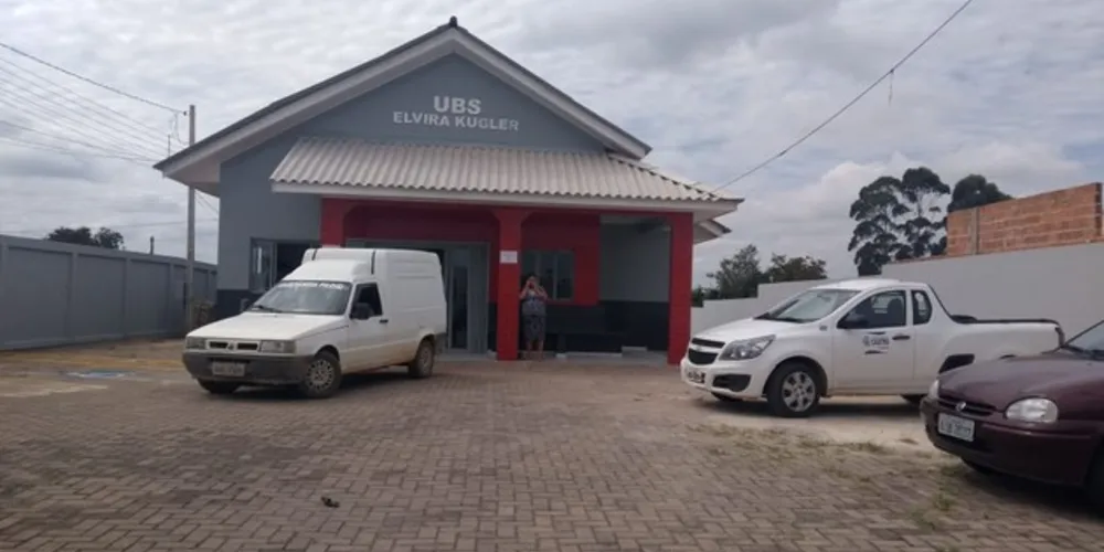 Segundo a PM, mulher tentou fugir de abordagem na UBS onde filha recebeu atendimento