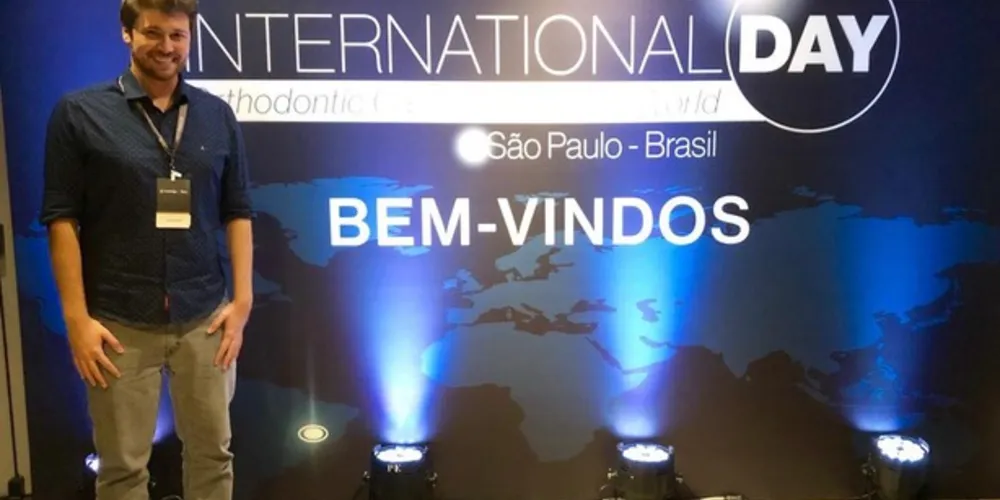 DESTAQUE - Carlos Novakowski que integra a equipe de competentes profissionais da Lemax Reabilitação Oral participou no último fim de semana do Invisalign International Day em São Paulo, aprimorando seus conhecimentos em ortodontia invisível.