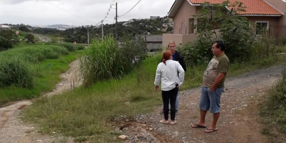 Vereador cumpriu agenda nos bairros durante a manhã de terça-feira (9)