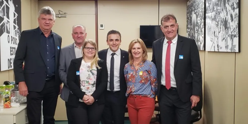 Deputado federal debateu políticas públicas para o desenvolvimento da região dos Campos Gerais