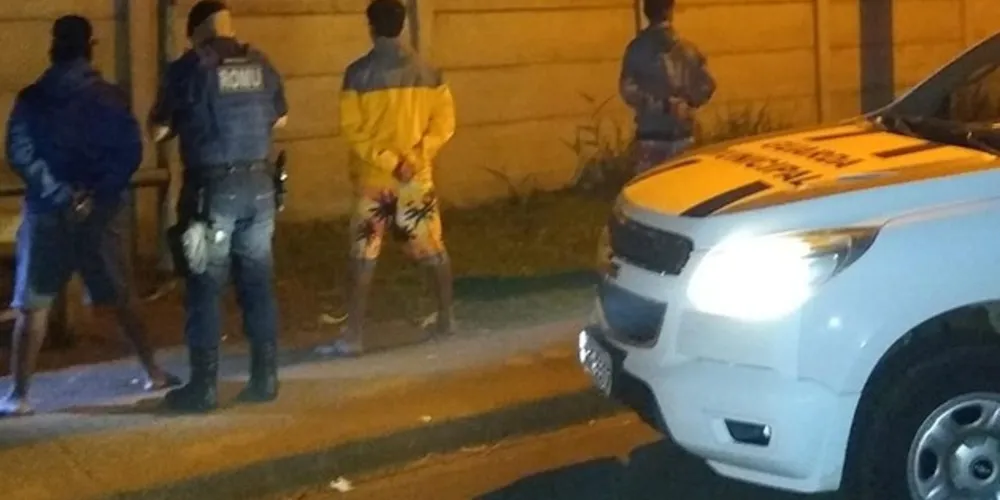 Durante a Operação Saturação, foram abordadas dezenas de pessoas e veículos, em atividades suspeitas