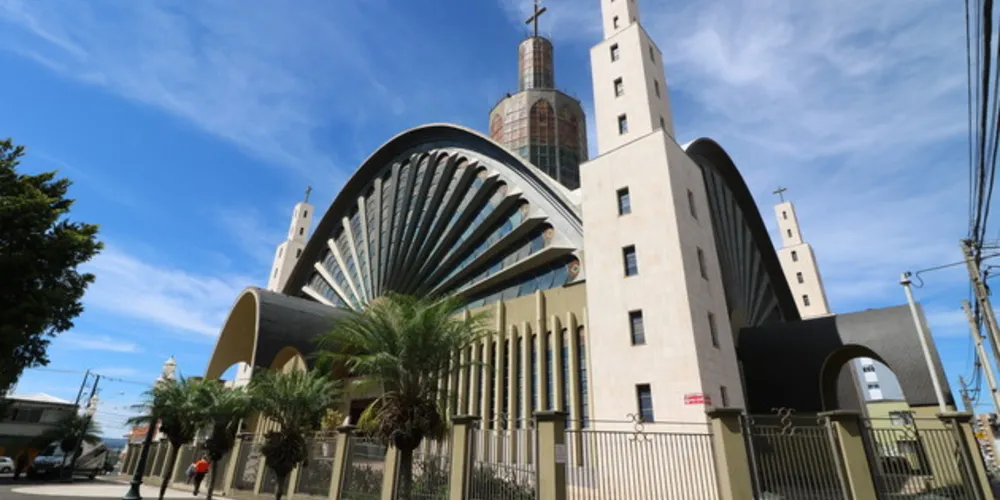 Na Catedral Sant’Ana, o bispo dom Sergio Artur Braschi vai celebrar, a missa de Domingo de Ramos