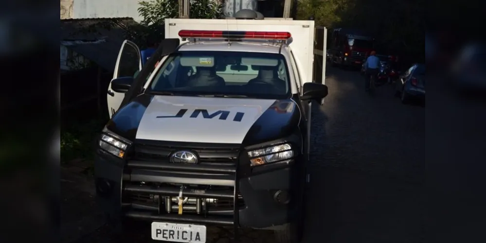 Vítima chegou a ser levada à UPA por amigos, mas morreu logo em seguida