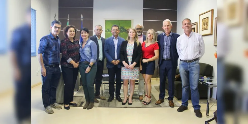 Iniciativa foi organizada pelo programa Paraná Fala Inglês (PFI) em parceria com o Escritório de Relações Internacionais (ERI).