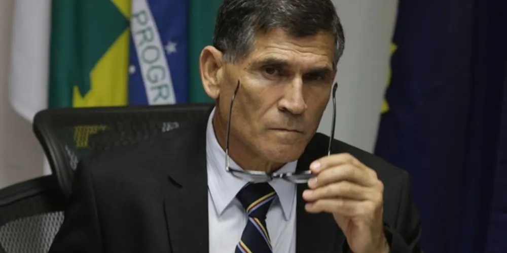 Ministro da Secretaria de Governo, General Carlos Alberto