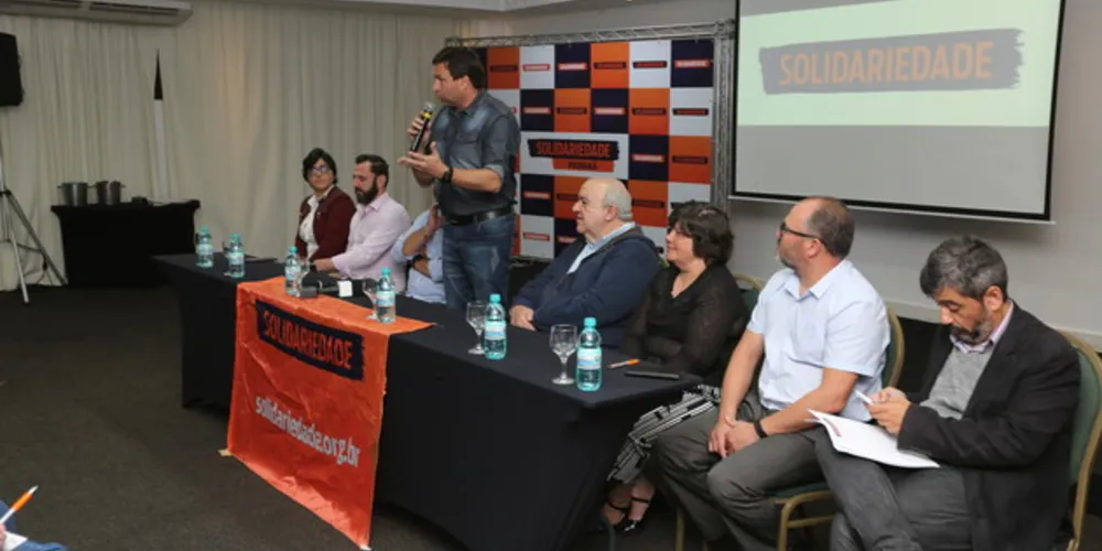 Ex-deputado estadual foi conduzido à presidência durante encontro no domingo (14)