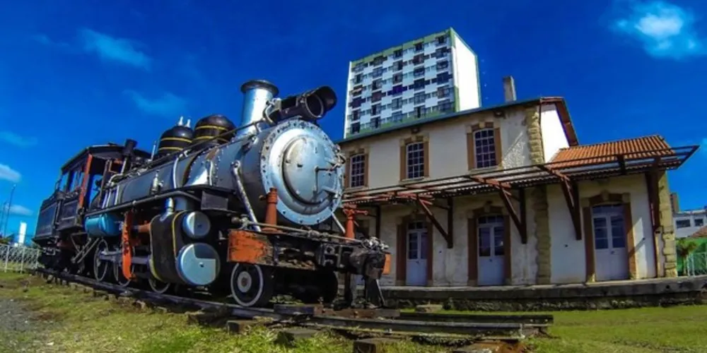 Locomotiva faz parte do acervo da Casa da Memória e é patrimônio histórico de PG