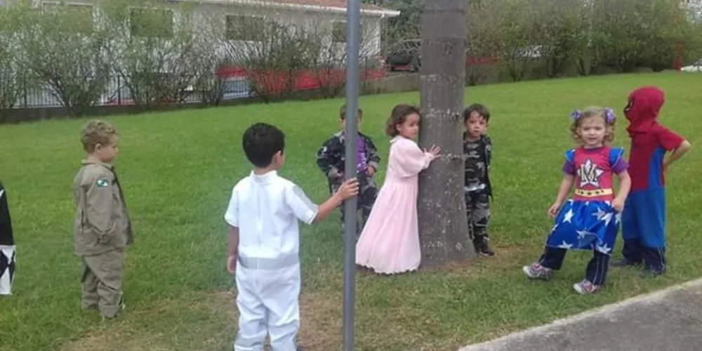 Imagem ilustrativa da imagem Brincadeiras estimulam e ensinam alunos na Escola Evangélica