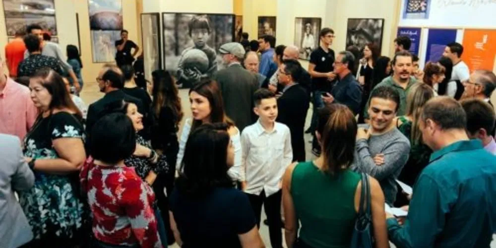 Um dos destaques do evento foi a participação do fotógrafo Orlando Azevedo, que conversou com o público sobre as fotos da mostra individual ‘Paraná’, no salão Saint-Hilaire