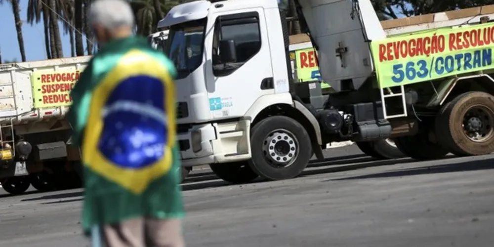 Motoristas de caminhão que participaram da paralisação de 2018 criticaram as medidas anunciadas nesta terça-feira (16) pelo ministro da Infraestrutura, Tarcísio de Freitas.
