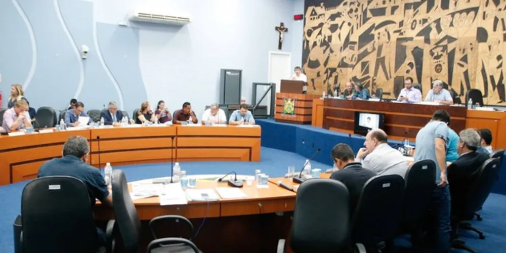 Nova moção tem a assinatura de 16 vereadores