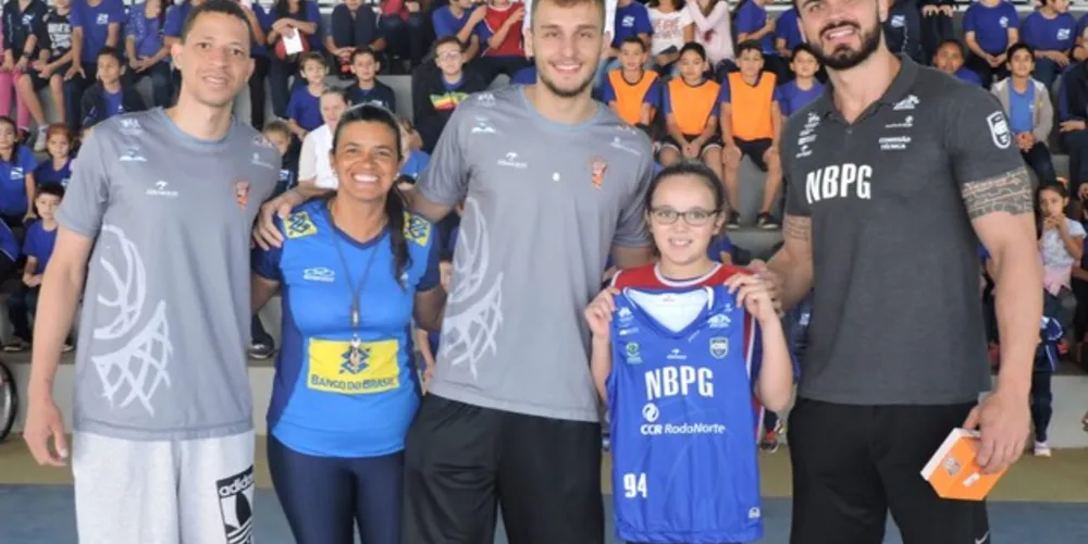 Alunos acompanharam jogo no dia 7 de abril
