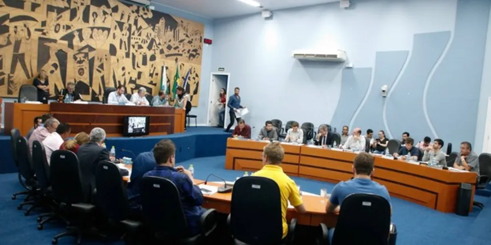 Sessão na Câmara durou mais de cinco horas