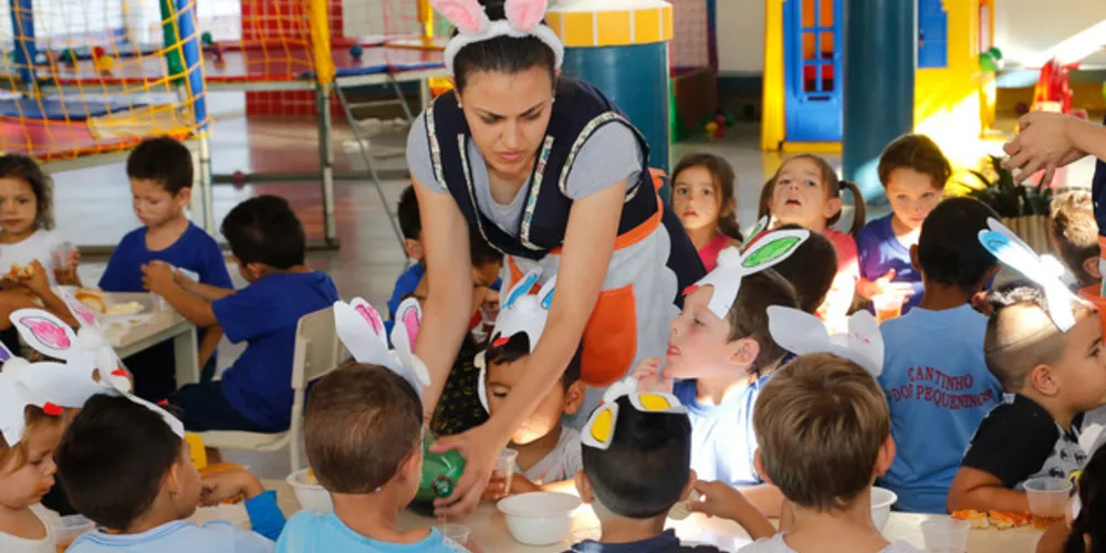 Escolas municipais alegram as crianças com festas de Páscoa