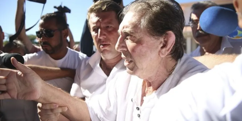 João de Deus é acusado de ter abusado sexualmente de dezenas de frequentadoras de um centro espírita em Abadiânia