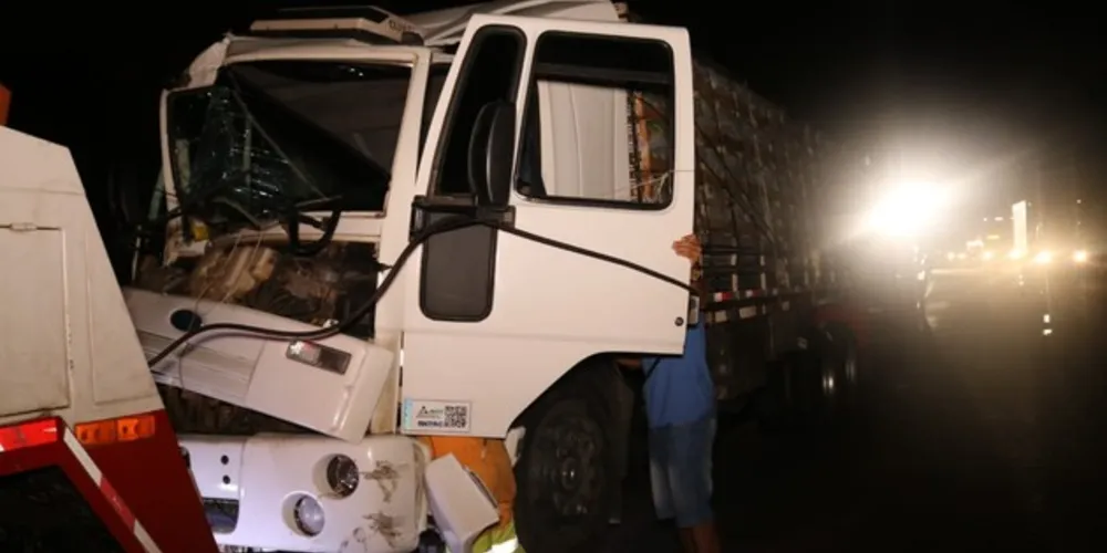 Apesar do estrago, motorista escapou do acidente sem nenhum ferimento