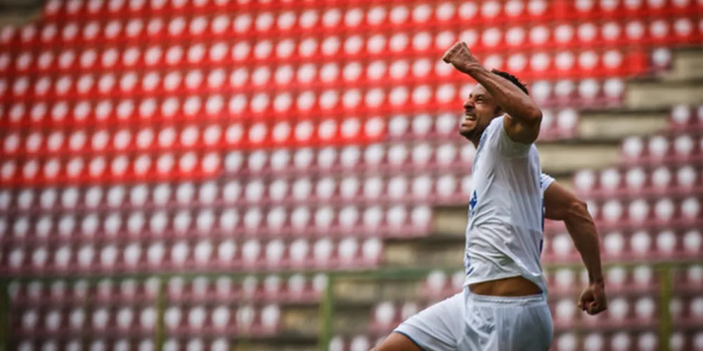 Fred abriu o placar para mais uma vitória do Cruzeiro na Libertadores