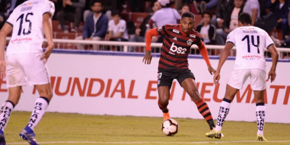 Rubro-negro saiu na frente, mas sofreu a virada da LDU e perde chance de se classificar