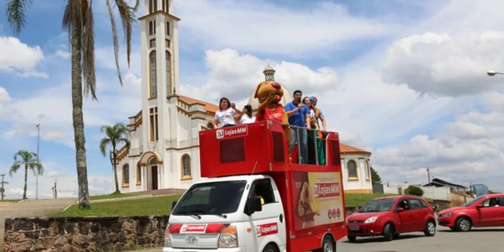 A Caravana da Xicória nasceu de alguns dos propósitos da Lojas MM, inclusive a causa animal – tanto que a mascote da empresa é uma cachorrinha.