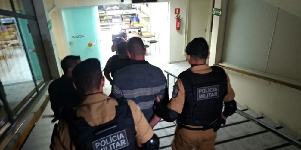 Rafael Conrado condenado por juri popular saiu algemado do Fórum diretamente para a 13º SDP