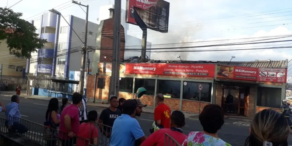 Imagem ilustrativa da imagem Incêndio no Costelão mobiliza Corpo de Bombeiros 