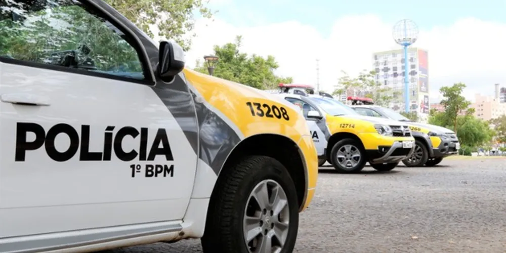 Homem de 37 anos e mulher de 27 foram detidos pelas equipes da Polícia Militar
