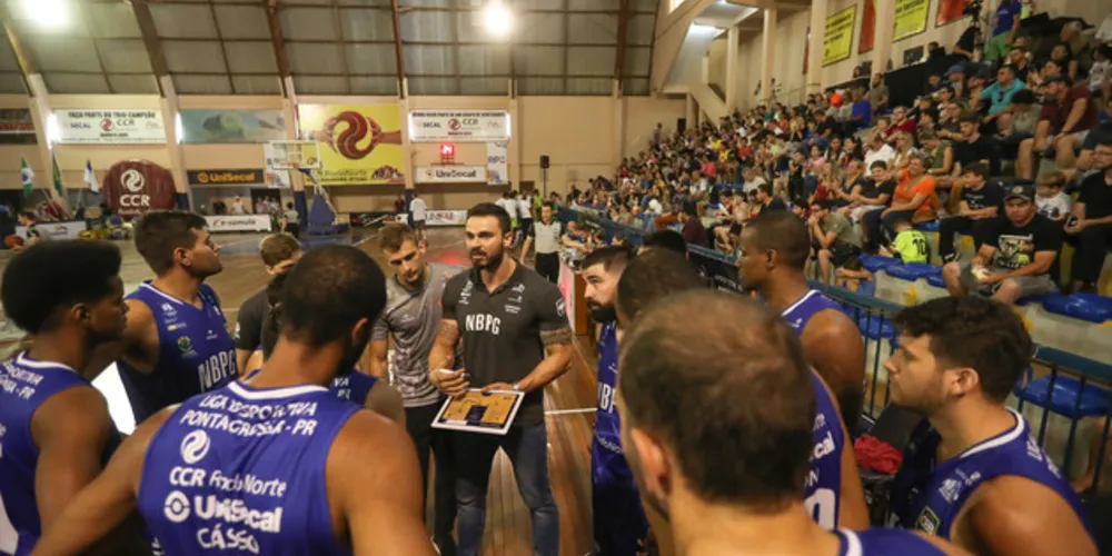 Equipe de Ponta Grossa encara catarinenses em busca da sétima vitória da competição nacional
