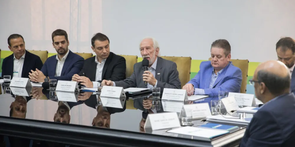 Governador do Paraná em exercício, Darci Piana participou da reunião