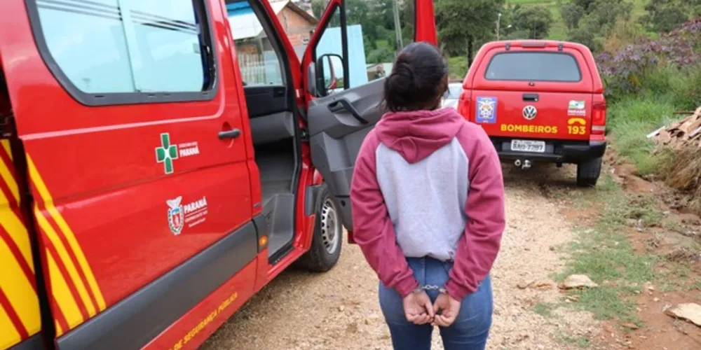 Mulher foi presa minutos após a ocorrência