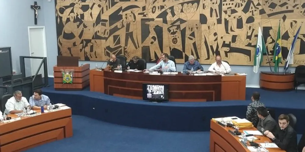 Imagem ilustrativa da imagem Câmara confirma redução de vereadores a partir de 2021