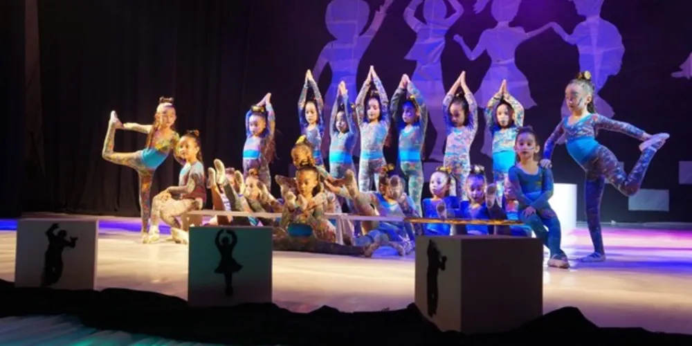Apresentação de dança comemora o Dia Mundial da Dança