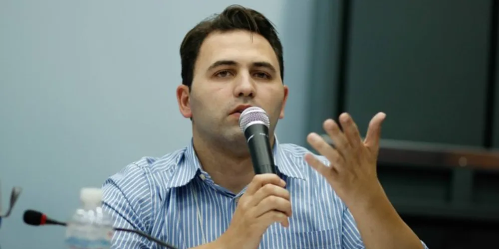 Vereador levanta bandeira da redução de cadeiras desde a época de campanha