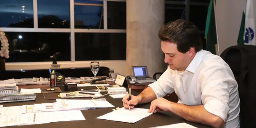 Ratinho Junior sancionou a lei que institui o Fundo Estadual do Trabalho e o Conselho Estadual do Trabalho, Emprego e Renda