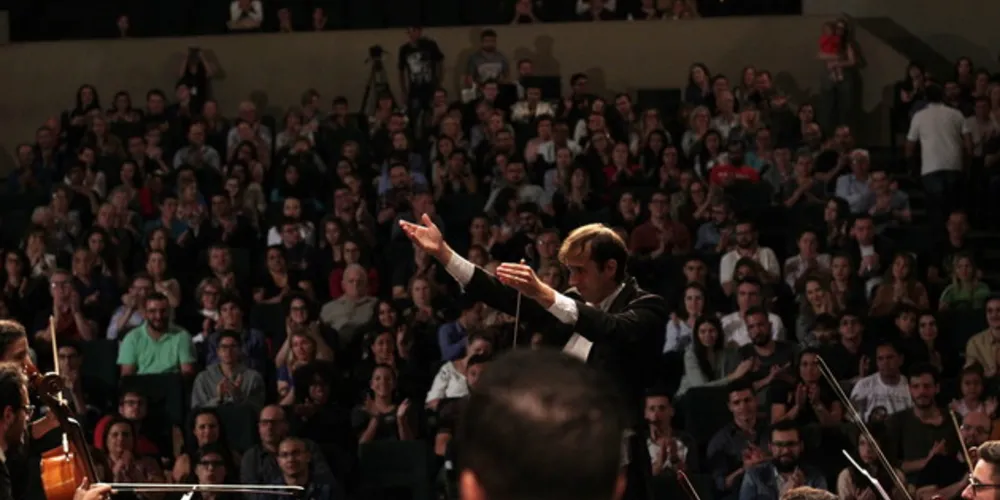 O Tango Jazz Quartet é um grupo muito aclamado e destaca-se por misturar as melodias e ritmos marcantes do tango com a harmonia e improvisação do jazz