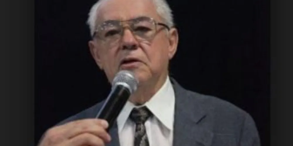 Professor lecionou na UEPG em 1971 e se aposentou na instituição em 1998
