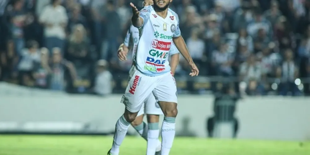Oportunista, Uilliam comanda o ataque do Fantasma no duelo deste sábado