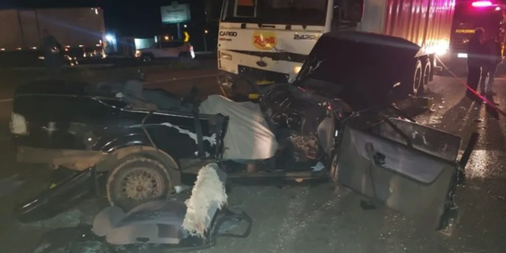 Condutor do Verona, de 20 anos, e a filha, de apenas um ano, morreram na hora