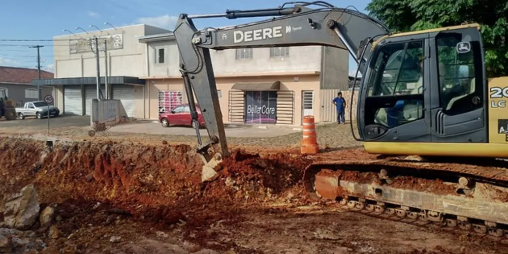 Imagem ilustrativa da imagem Prefeitura realiza obras para evitar alagamentos