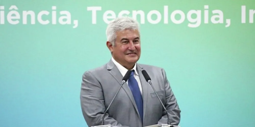 Imagem ilustrativa da imagem Ministro avalia corte em recursos para bolsas de pesquisa