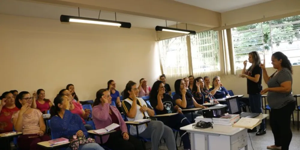 A primeira turma possui 25 professores
