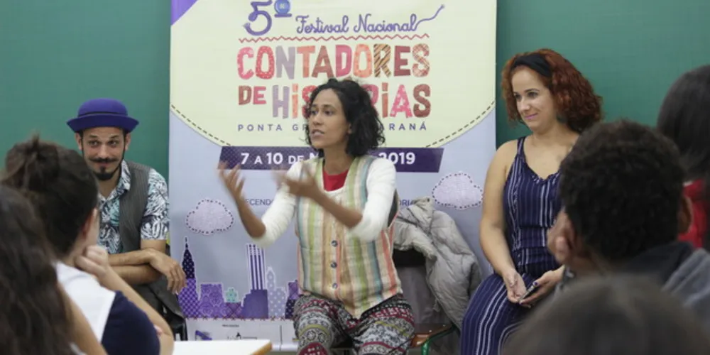 Ao todo quase 40 contadores estão visitando diversas instituições da cidade

